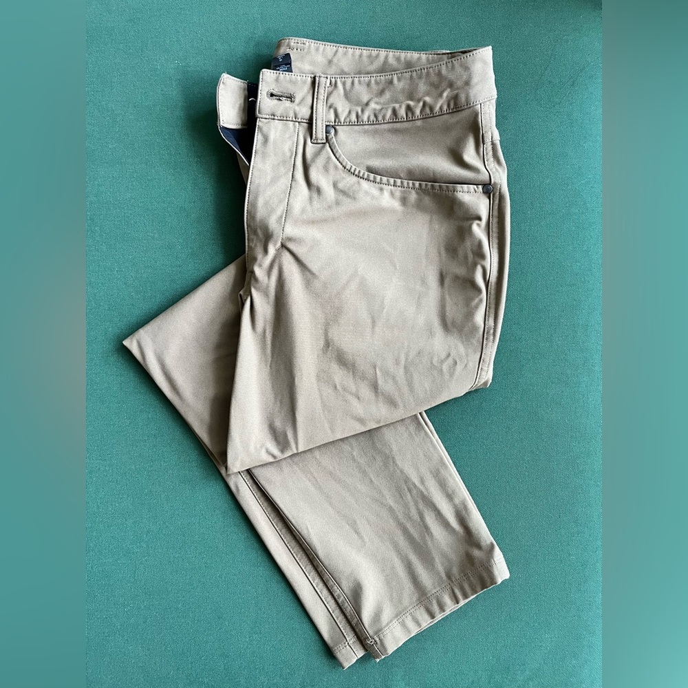 Lululemon ABC Pant Men’s 29 Waist 28 Inseam - Khaki